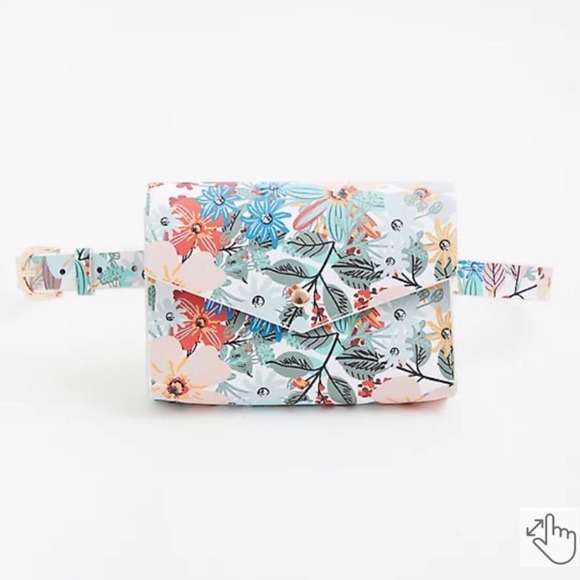 torrid Accessories - NEW Torrid 3 White Floral Belt Bag